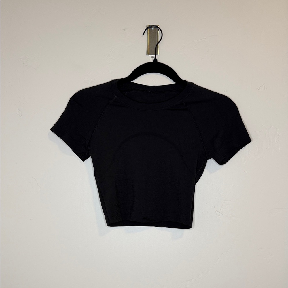 LULULEMON CROPPED T SHIRT